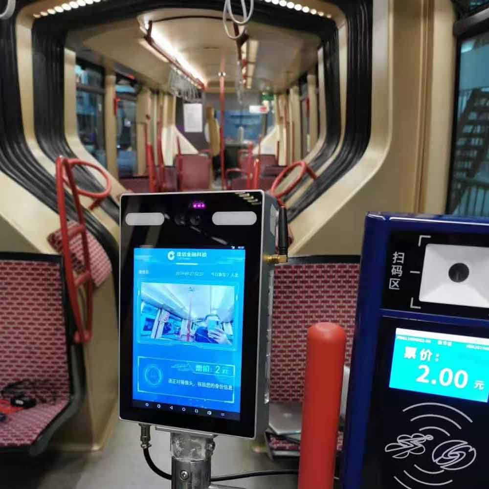 plus de distributeurs automatiques de tickets de reconnaissance faciale sft sont déployés dans un bus électronique